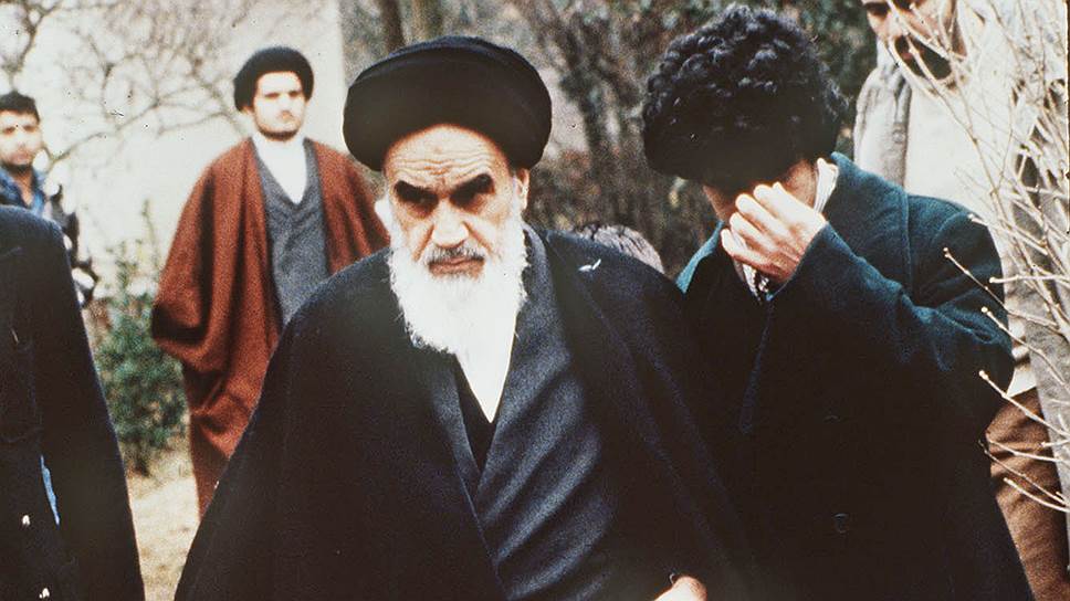 Khomeini revolution4