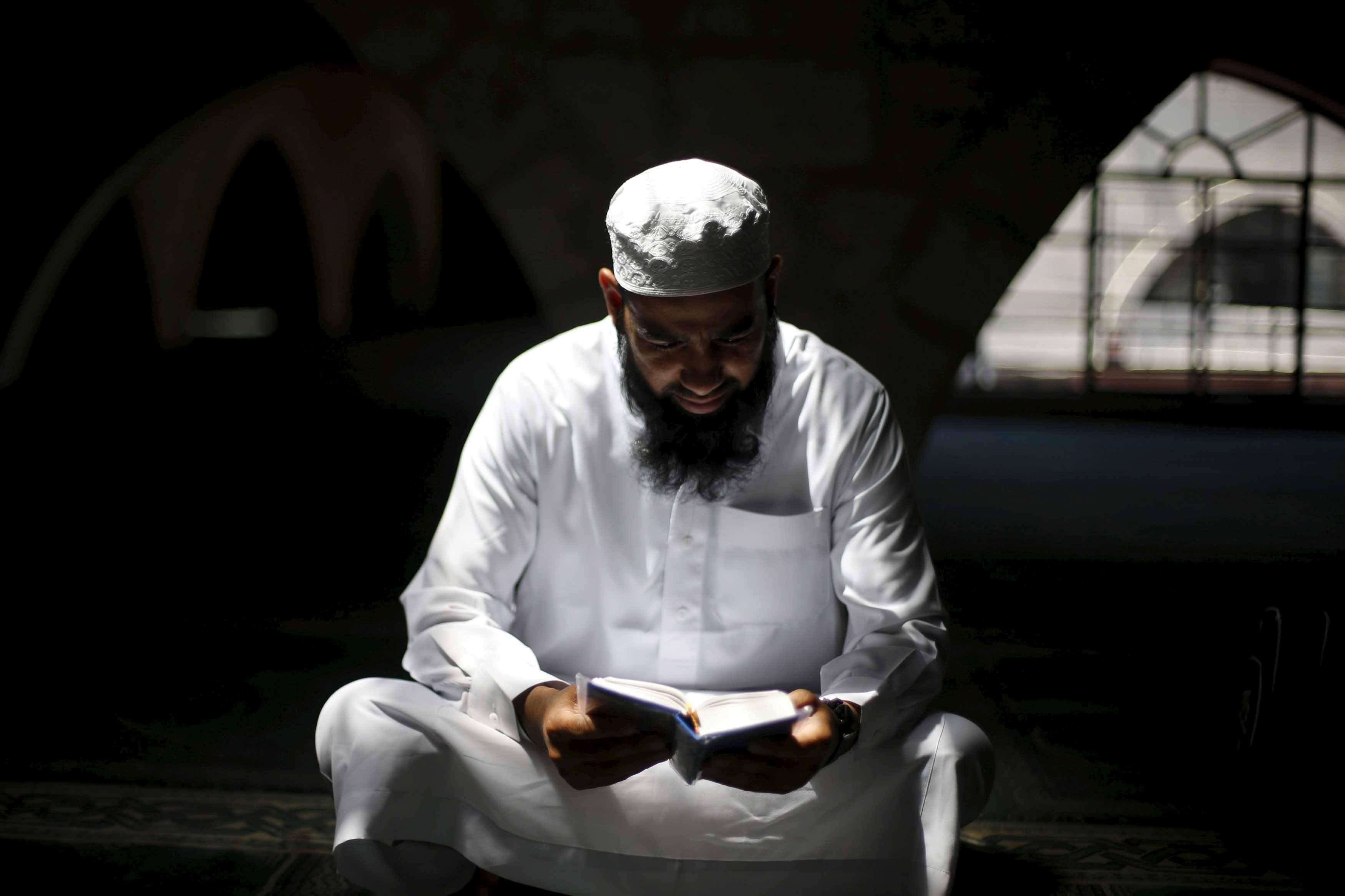 Quran reading5