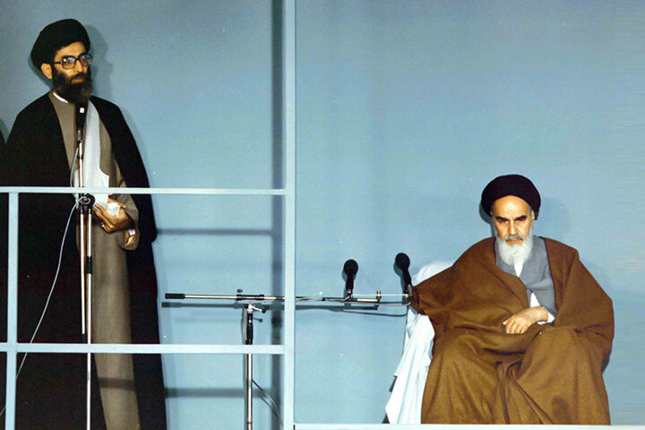 Khomeini Khamenei3