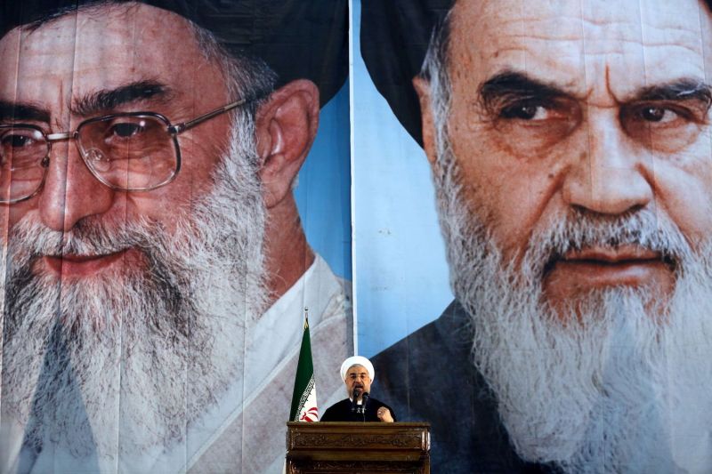 Khomeini Khamenei4