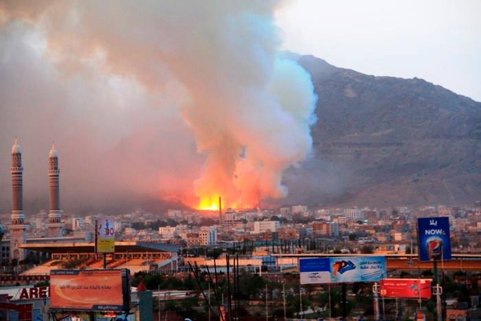 В результате саудовского авианалета погибли женщины и дети