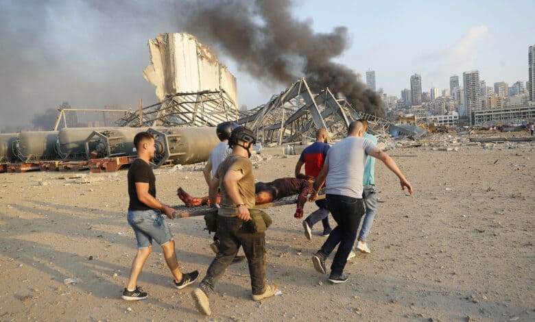 Последствия взрыва в Бейруте: вспышка COVID-19, психологические травмы.