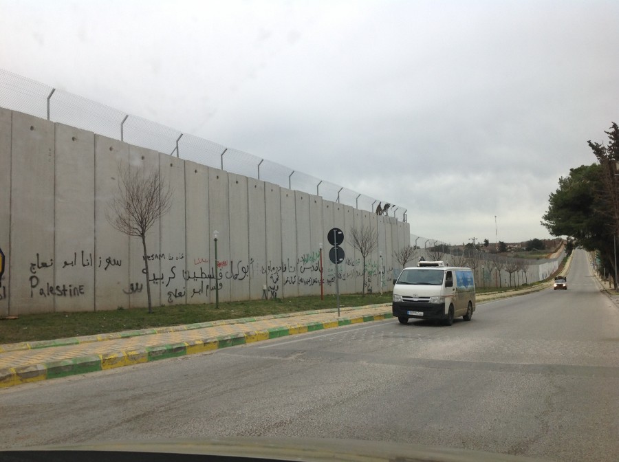 Сионисты строят стену на границе с Ливаном из страха перед Хизбаллой