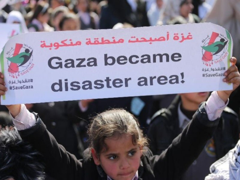 Сионисты продолжают травить земли Газы химикатами