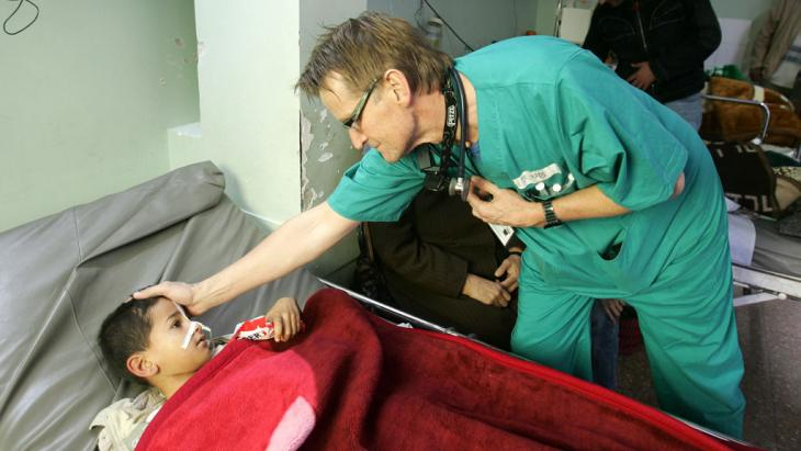 Израиль запрещает норвежскому врачу Мэдсу Гилберту въезд в Газу