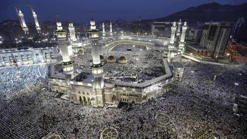 Саудовская Аравия возобновляет строительные работы в Заповедной Мечети