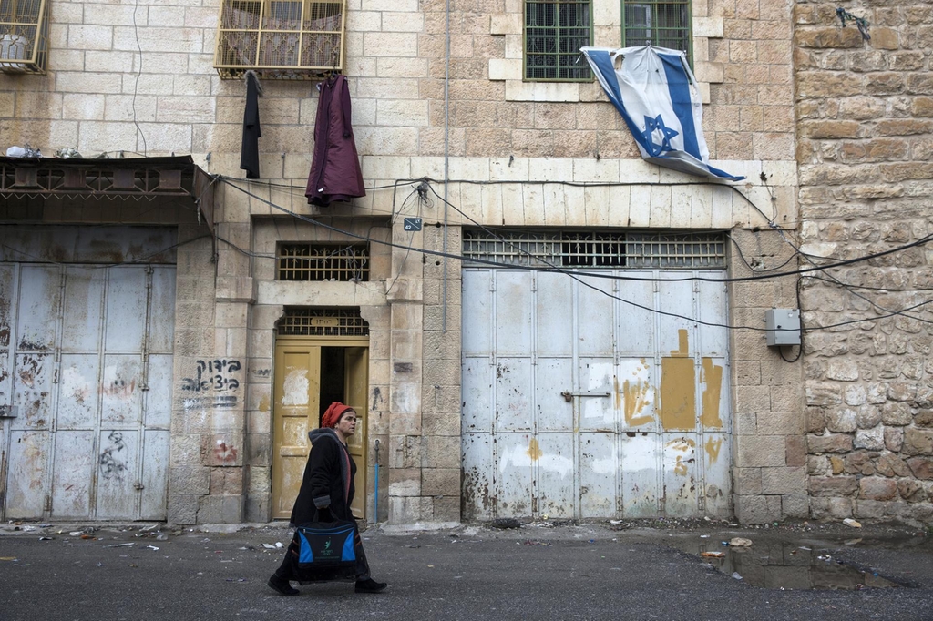 Новые акты агрессии против палестинских школ в Хевроне