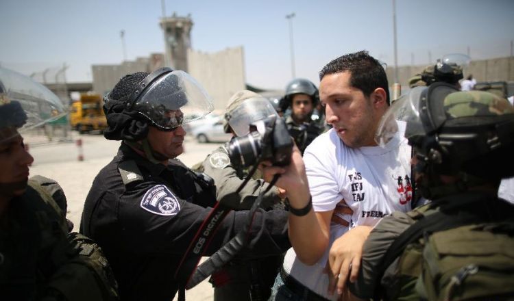 Международная федерация журналистов выступила в защиту палестинских коллег