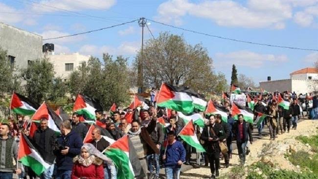 Палестинцы протестуют против строительства израильских поселений