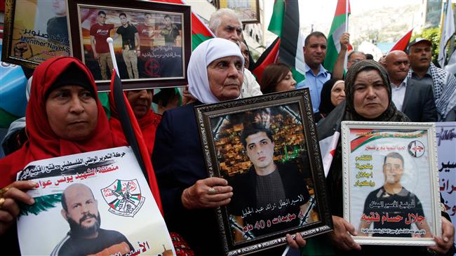 Палестинцы провели акцию в поддержку палестинских узников