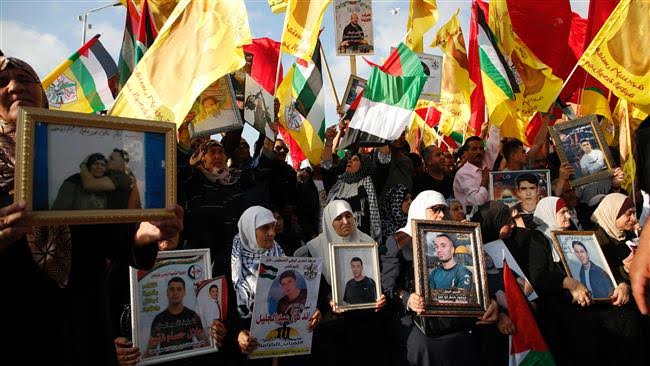 Жители Западного Берега поддерживают узников израильских тюрем