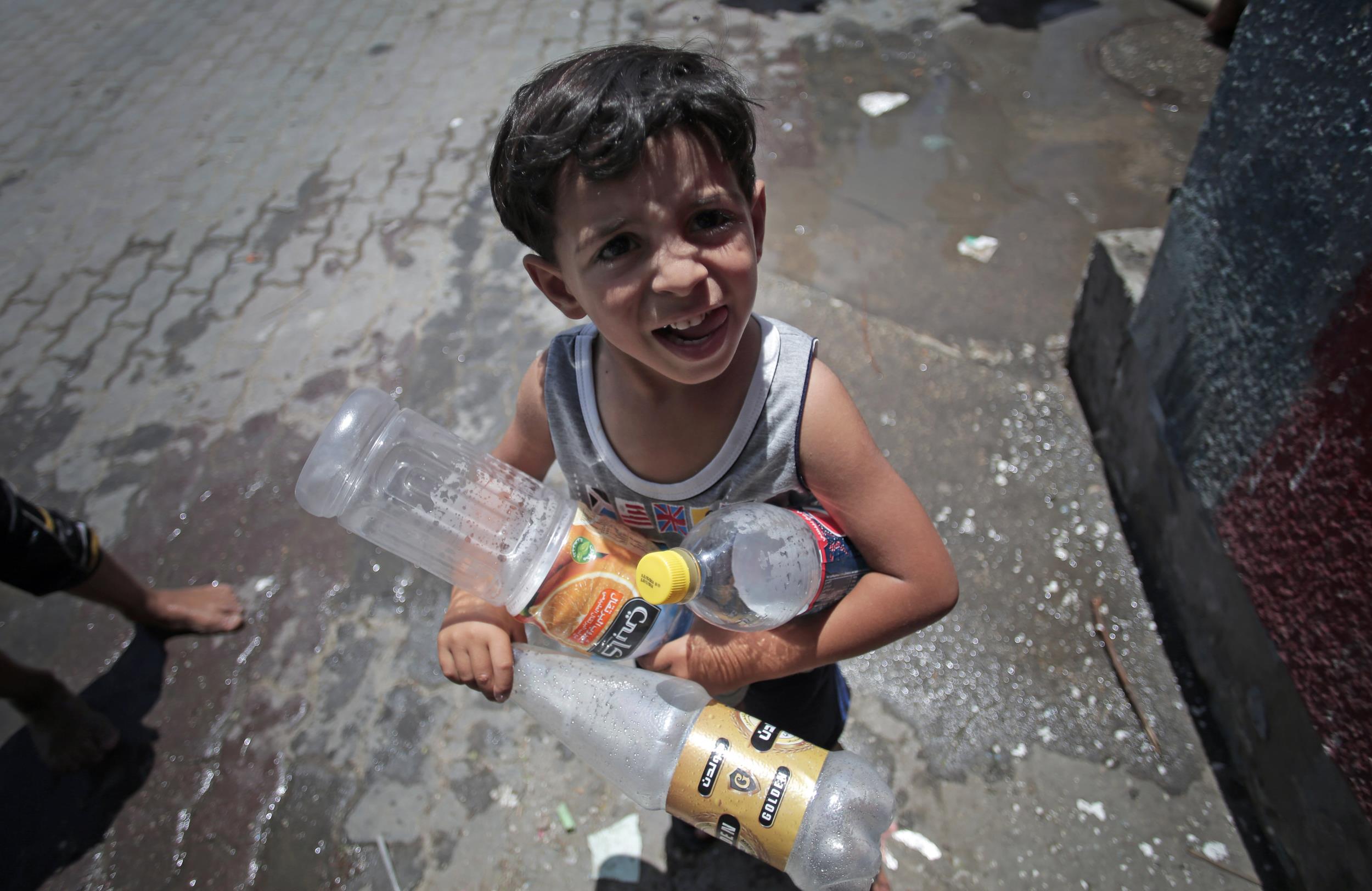 Газа: от проблем с водой – к проблемам со здоровьем